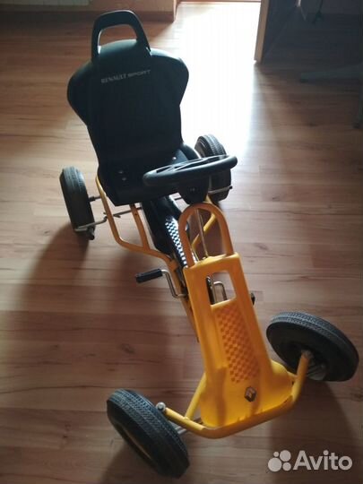 Детский педальный карт Renault