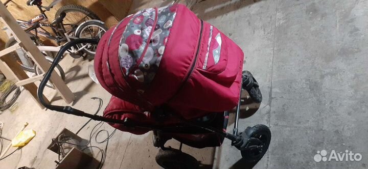 Прогулочная коляска