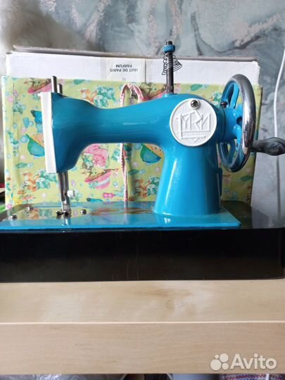 Детская швейная машинка ретро СССР