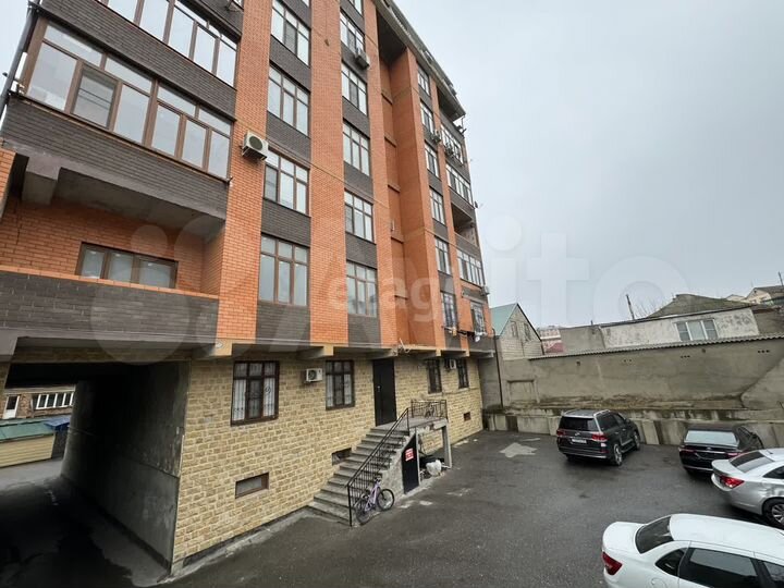 2-к. квартира, 74 м², 4/8 эт.