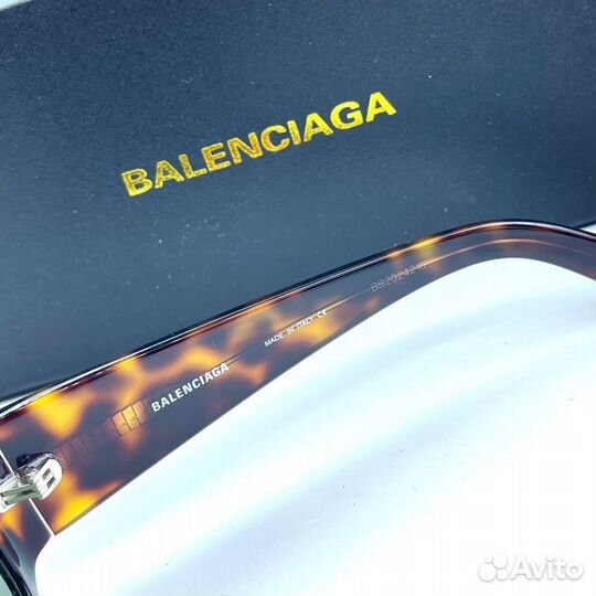 Солнцезащитные очки Balenciaga