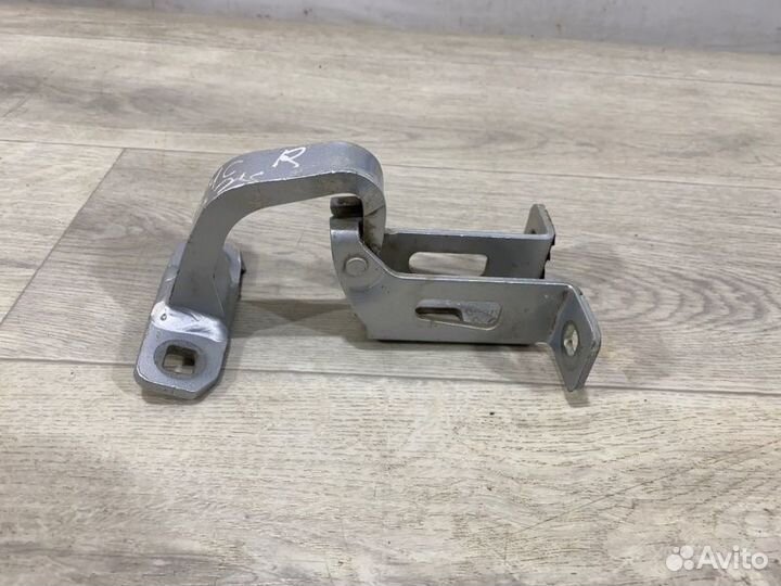 Петля двери багажника LADA Largus универсал 21129