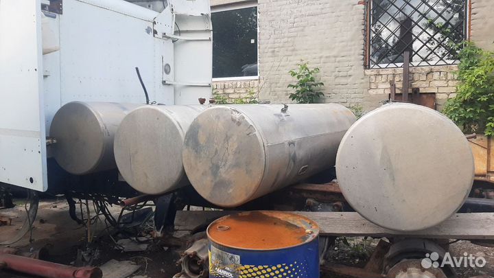 Топливные баки на Fredliner