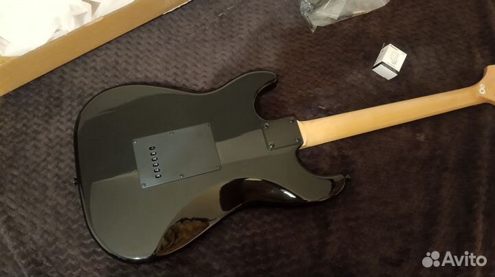 Электрогитара новая rockdale