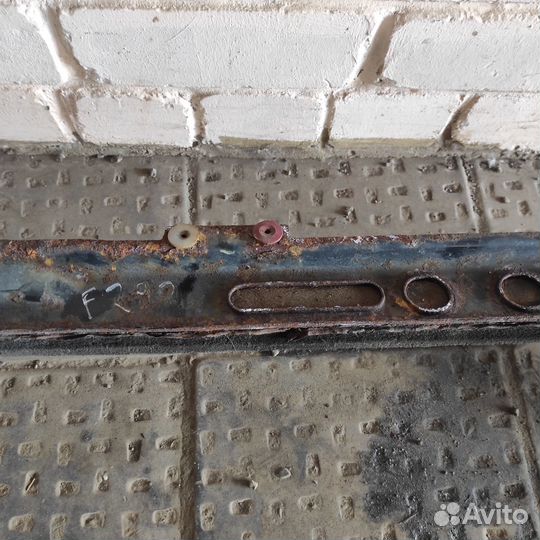 Кронштейн радиатора опорный ford C-MAX/focus 2