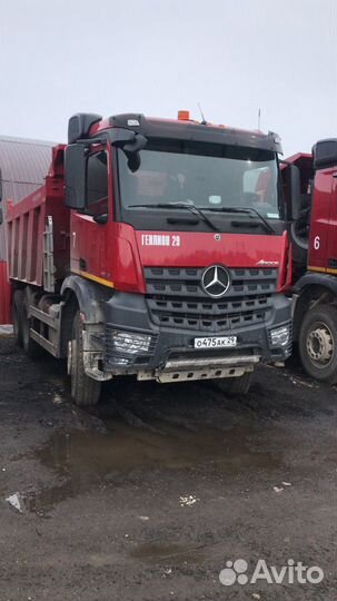 Водитель самосвала