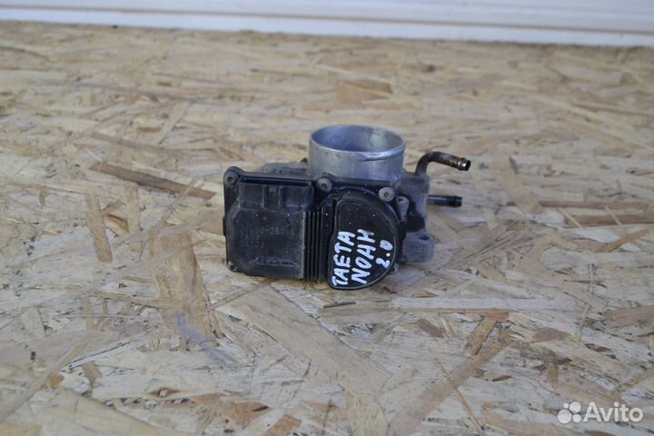 Дроссельная заслонка Toyota Noah R60