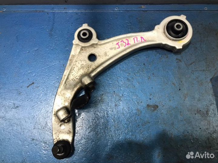Рычаг нижний передний левый Nissan Teana J32