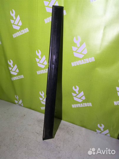 Молдинг задней правой двери бмв Е28