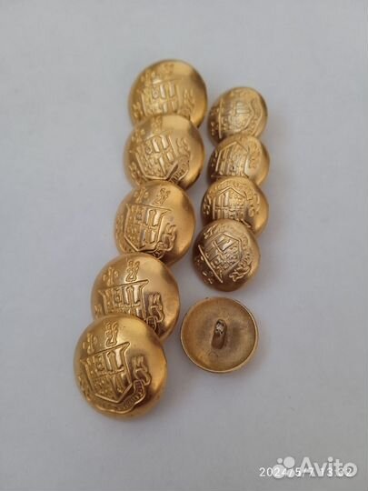 Пуговицы металлические на ножке