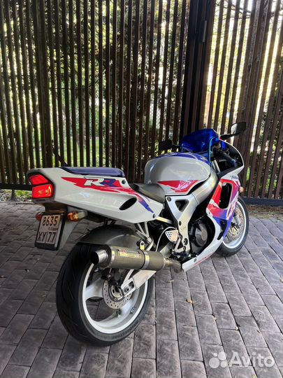 Honda CBR900RR SC28