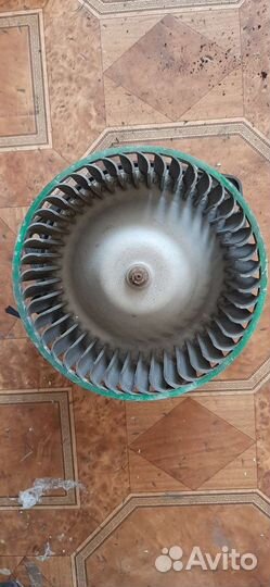 Мотор печки nissan avenir 2722081n00