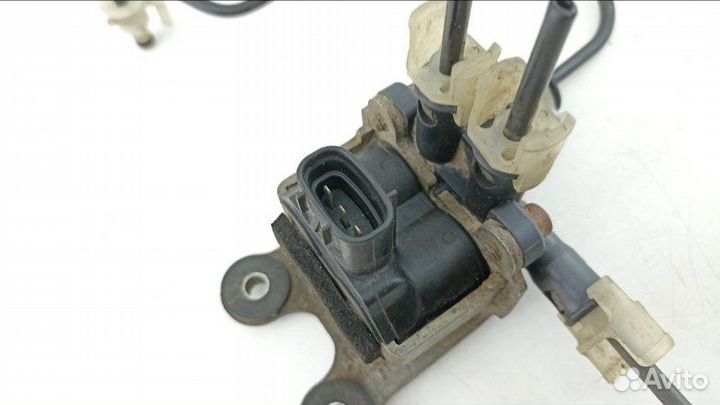 Клапан пневмоподвески Toyota Crown Majesta UZS186