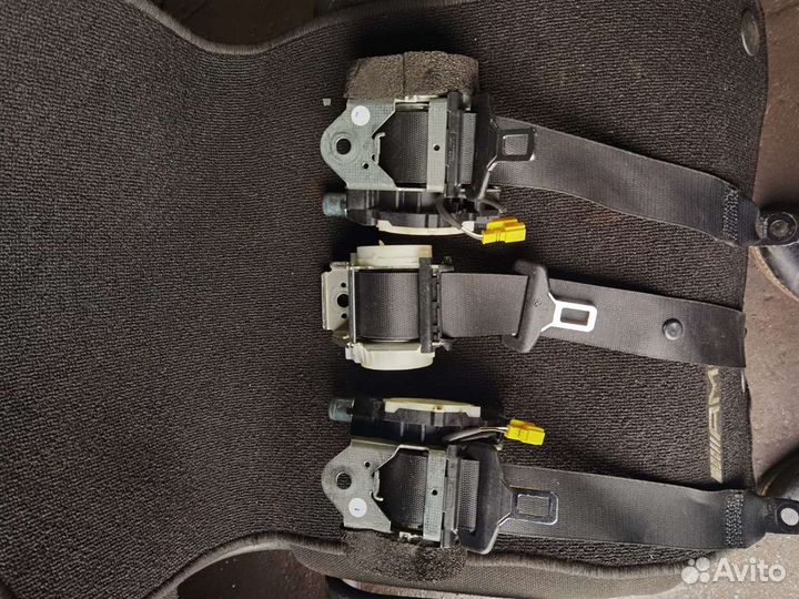 Ремень задний черный с пиропатроном Mercedes W212