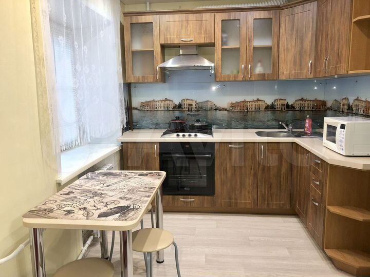 2-к. квартира, 50 м², 1/5 эт.