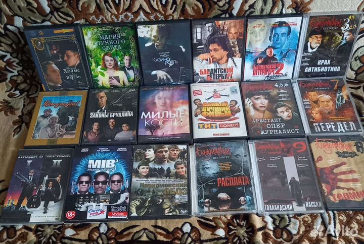 Видео диски, видео кассеты