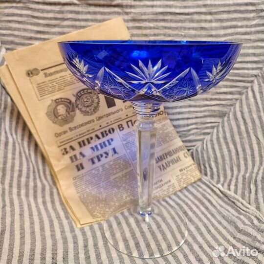 Ваза для фруктов на ножке цветное стекло СССР