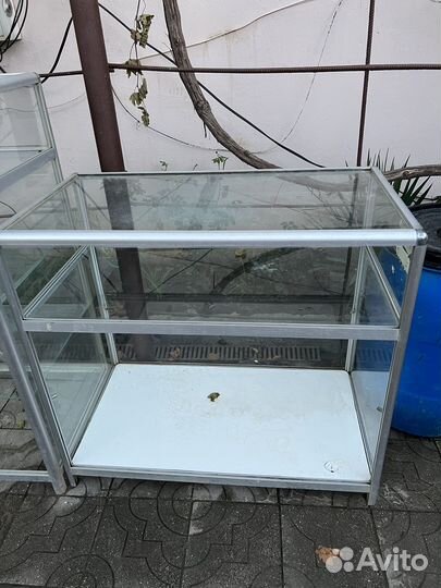 Шкаф витрина