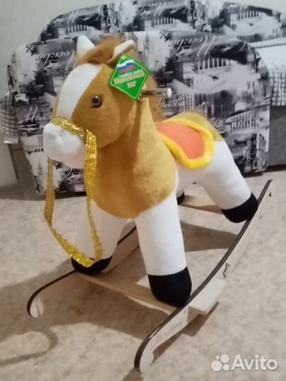 Детская качалка лошадь