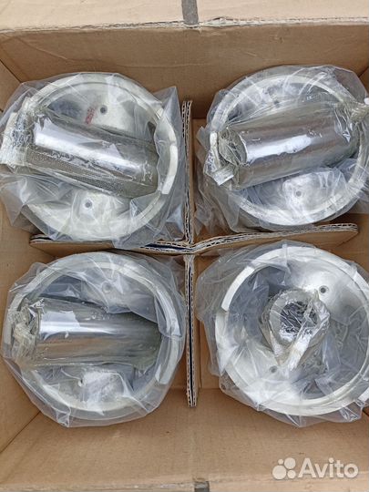 Nissan Terrano поршень