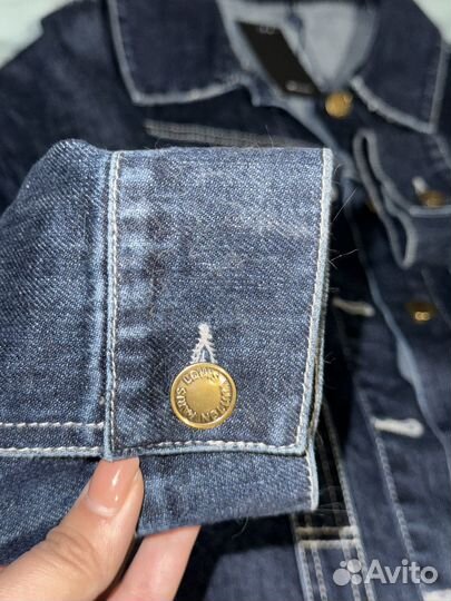 Джинсовая куртка