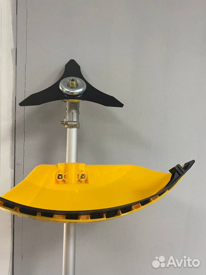 Новый бензотример Электромаш две насадки к1