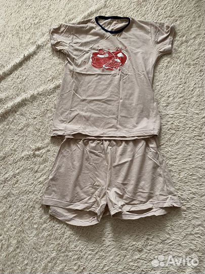 Вещи женские 42-44