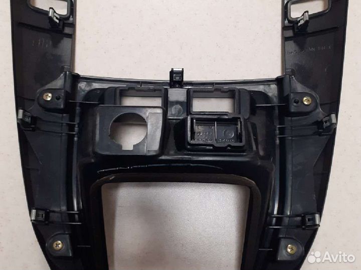 Центральная накладка Lexus RX 300, 2003