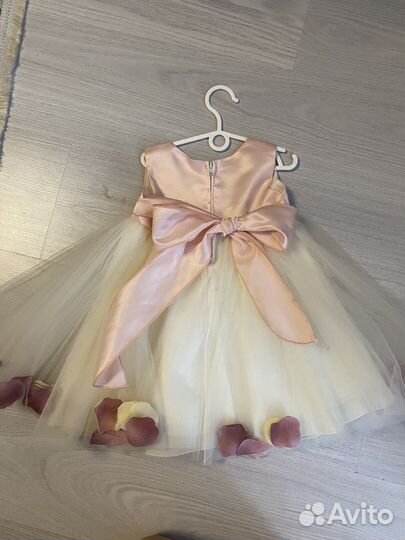 Нарядное платье для девочки 74 80