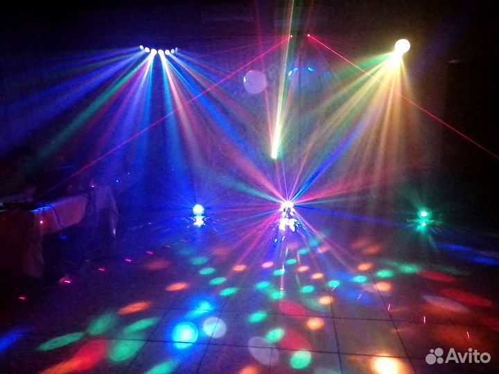 Диджей DJ с оборудованием и светом - на праздник