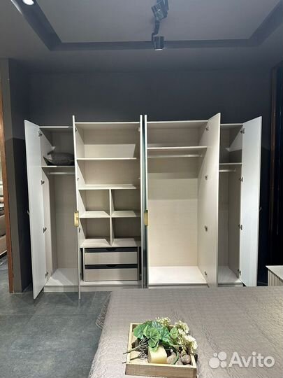 Спальный гарнитур