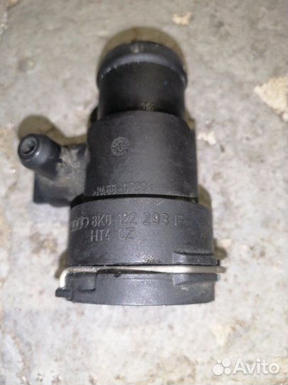 Тройник системы охлаждения Audi A4 8K CDN