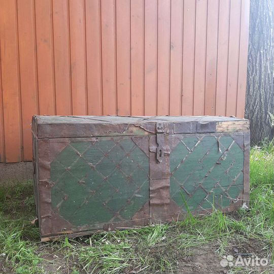 Сундук деревянный старинный