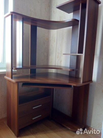 Компьютерный стол