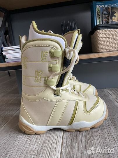 Сноубордические ботинки bone