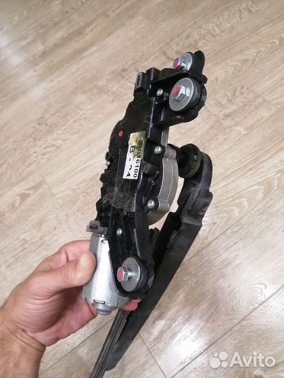 Моторчик заднего дворника кия сид 2016 г