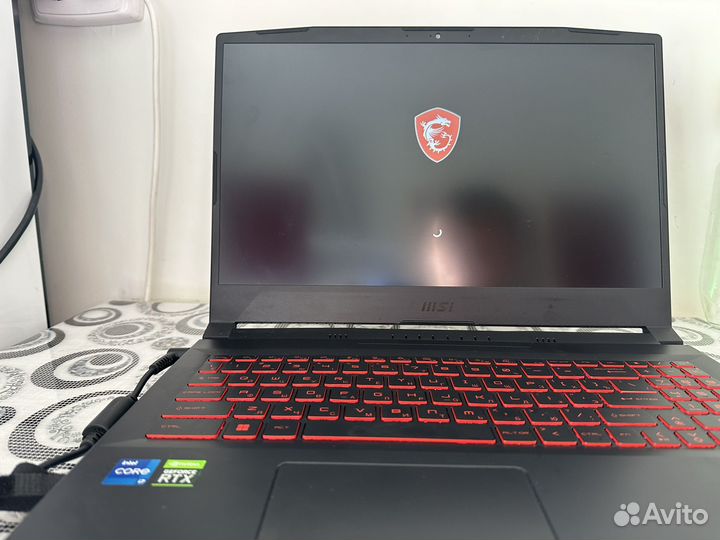 Продам игровой ноутбук MSI katana