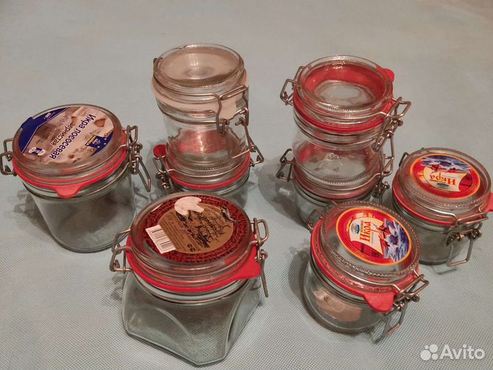 Банки для икры банка с металлическим крепежом