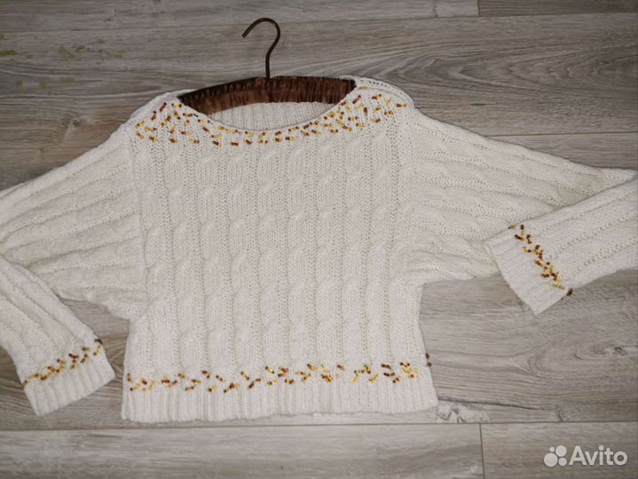 Свитер женский