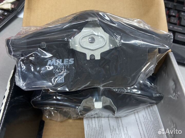 Передние тормозные колодки audi A4 vw B5 A100