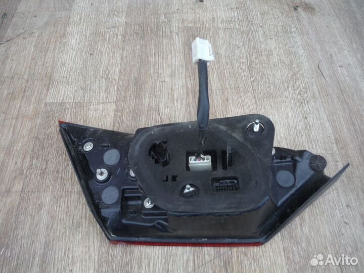 Фонарь правый внутренний №17 Toyota Camry 70 2020