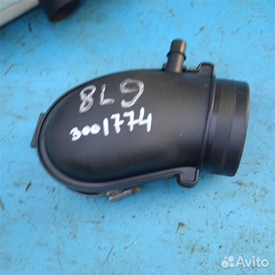 Патрубок воздушного фильтра Peugeot 307 (2000-201