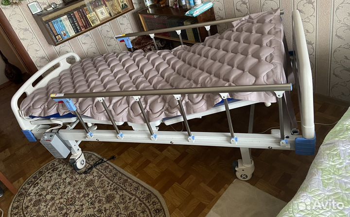 Медицинская кровать для лежачих больных