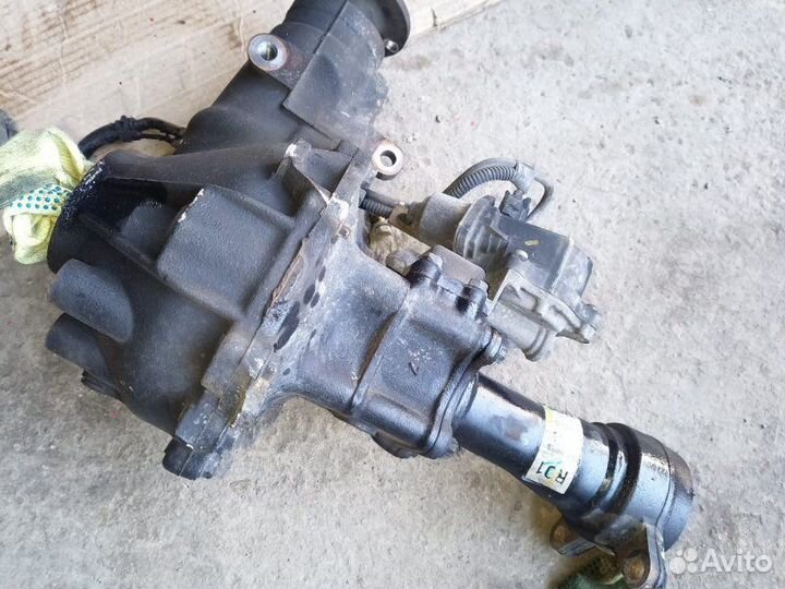 Редуктор передний Toyota Sequoia UCK45 2UZ-FE 2005