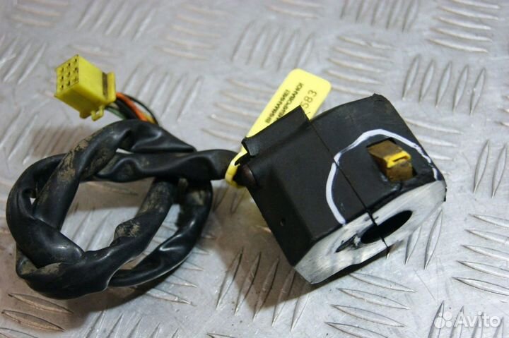 Пульт левый Suzuki GSF250 Bandit, GJ77A