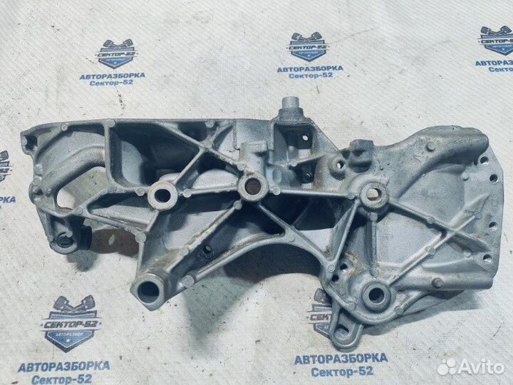 Кронштейн генератора Renault Sandero 1 Logan 1