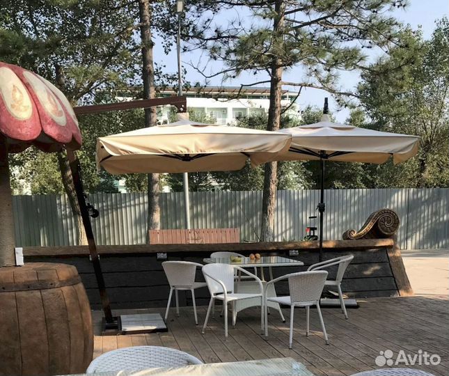 Зонт уличный на боковой опоре / стойке 4х4