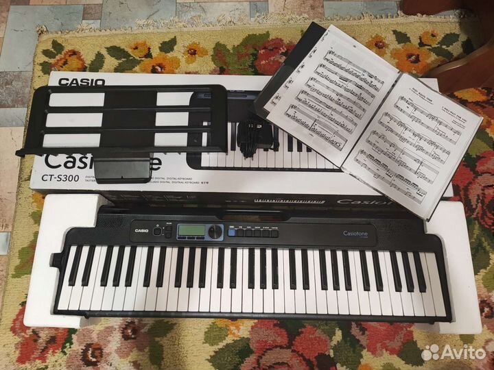Клавишный синтезатор casio CT-S300