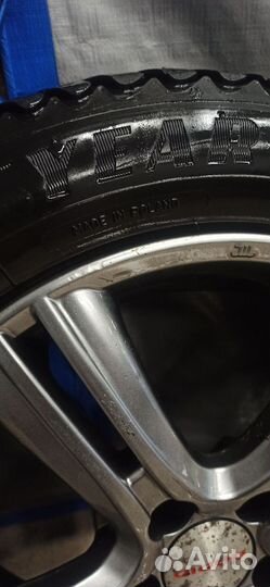 Goodyear UltraGrip 185/60 R15 92T