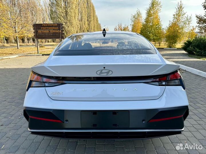 Hyundai Elantra 1.5 CVT, 2023, 35 км